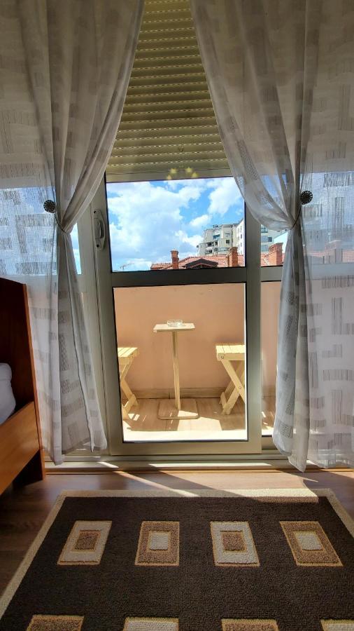 Metropolitan Apartments - City Center Тирана Екстер'єр фото