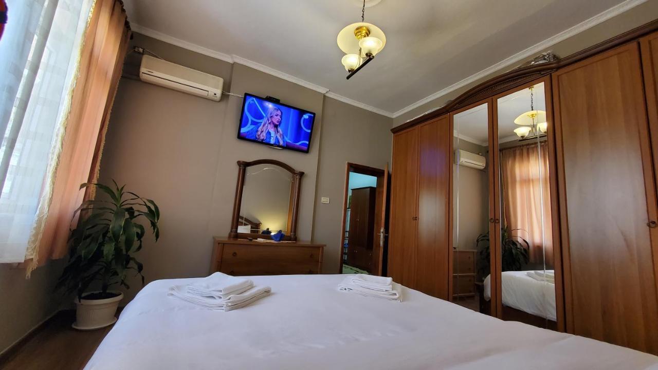 Metropolitan Apartments - City Center Тирана Екстер'єр фото