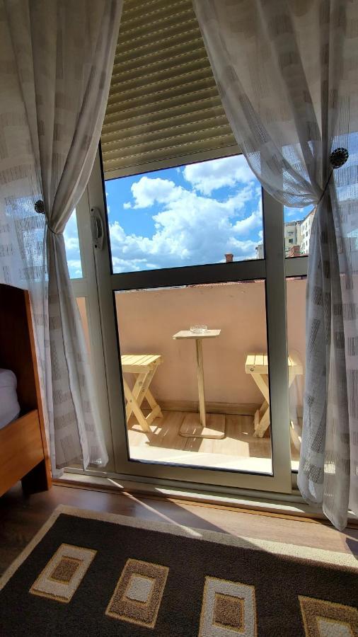 Metropolitan Apartments - City Center Тирана Екстер'єр фото