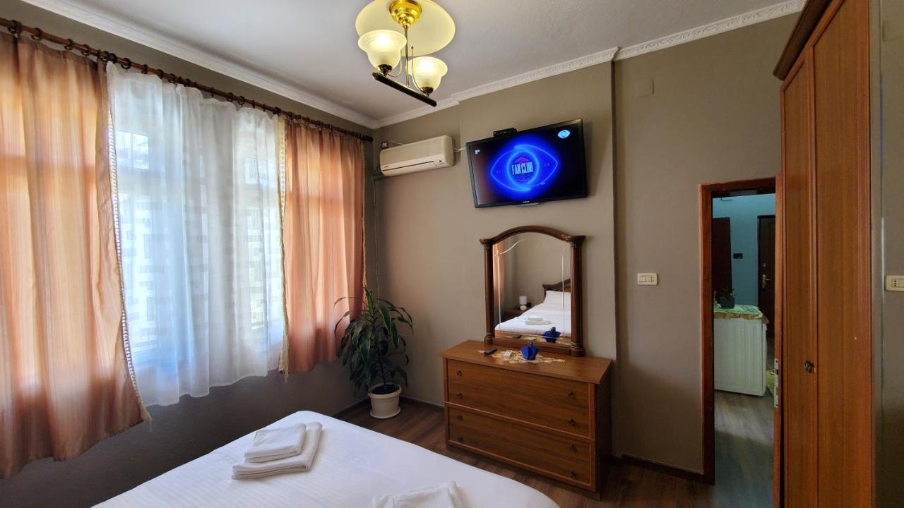 Metropolitan Apartments - City Center Тирана Екстер'єр фото
