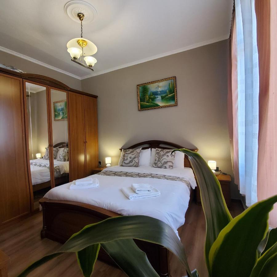 Metropolitan Apartments - City Center Тирана Екстер'єр фото